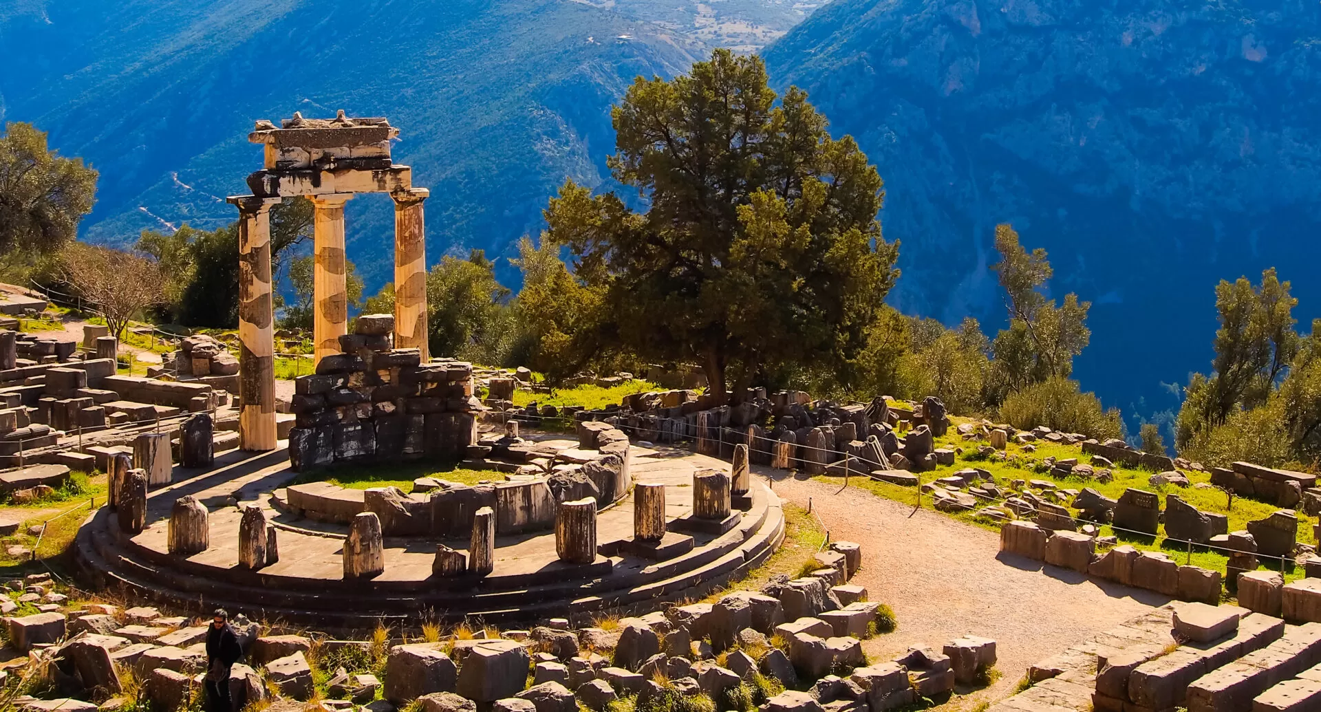 My Delphi & Korikion Antron Cave Trek | MyGreece